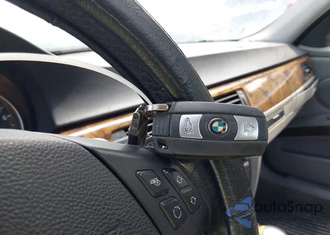 2006 BMW 325Xit z USA, uszkodzony, nr VIN WBAVT135X6KW22139